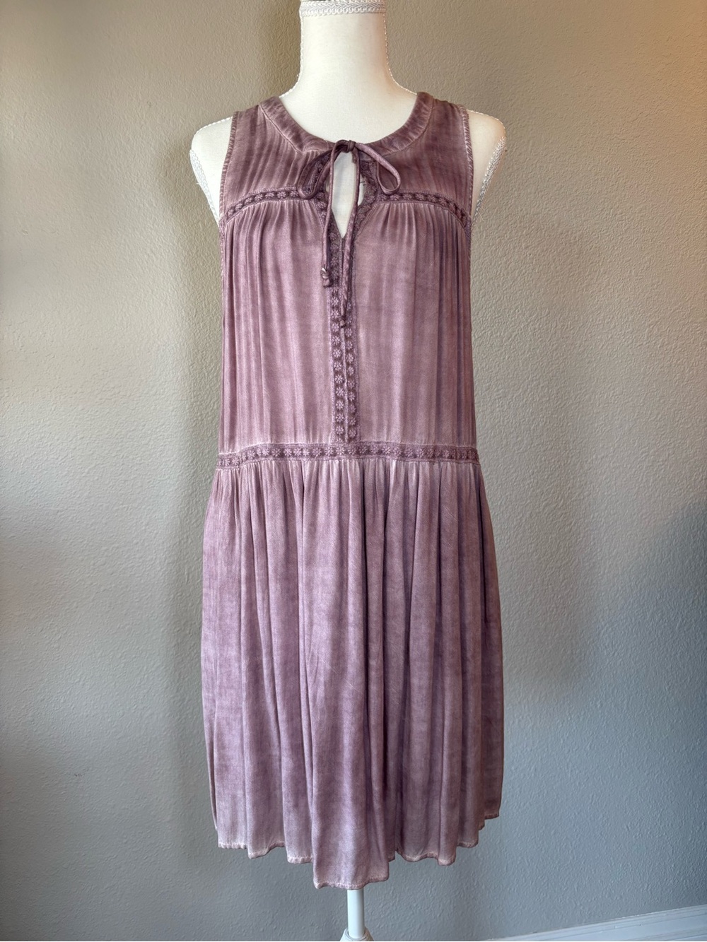 ENTRO‎ Women’s Boho Sleeveless Dress V-neck Feminine Dusty Rose Size Small NWT